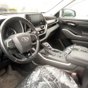 Toyota Highlander 2024 Gray