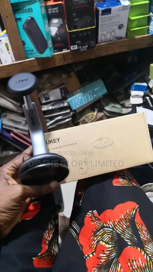 Aukey Hd-C49 Magnetic Car Phone Mount – Dashboard Windshield