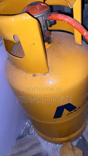 Neatly Used 12.5 Kg Gas Cylinder