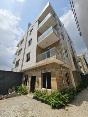 4bdrm Duplex in Off Banana Road for sale