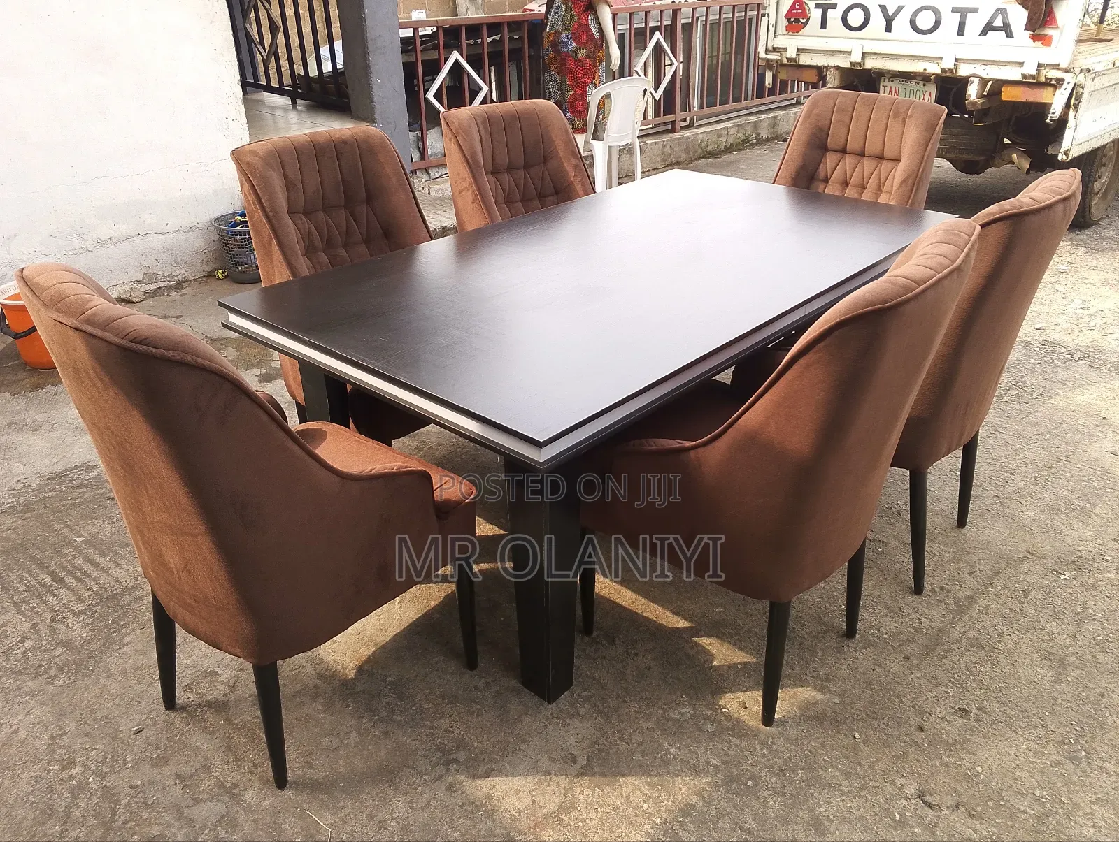 Dinning Set Brown