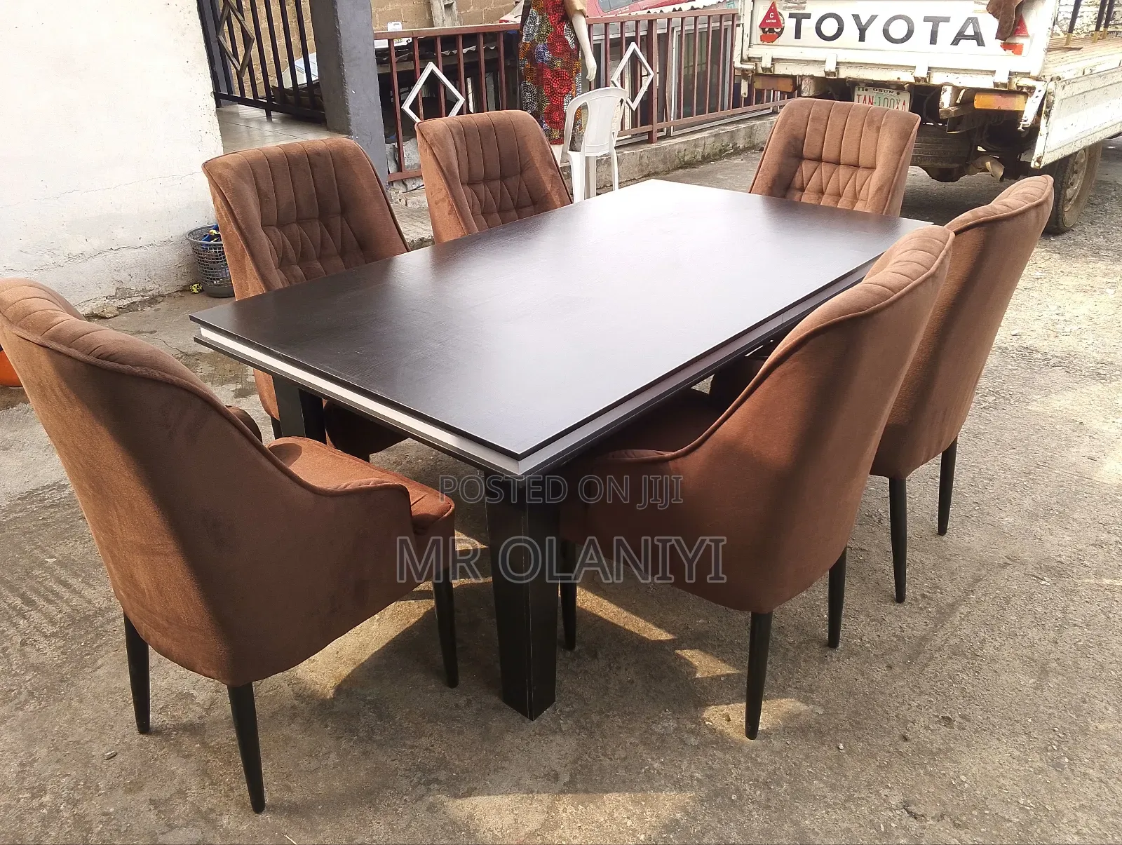 Dinning Set Brown