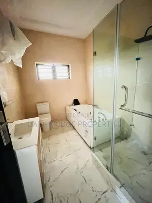8bdrm Duplex in Chevron for sale
