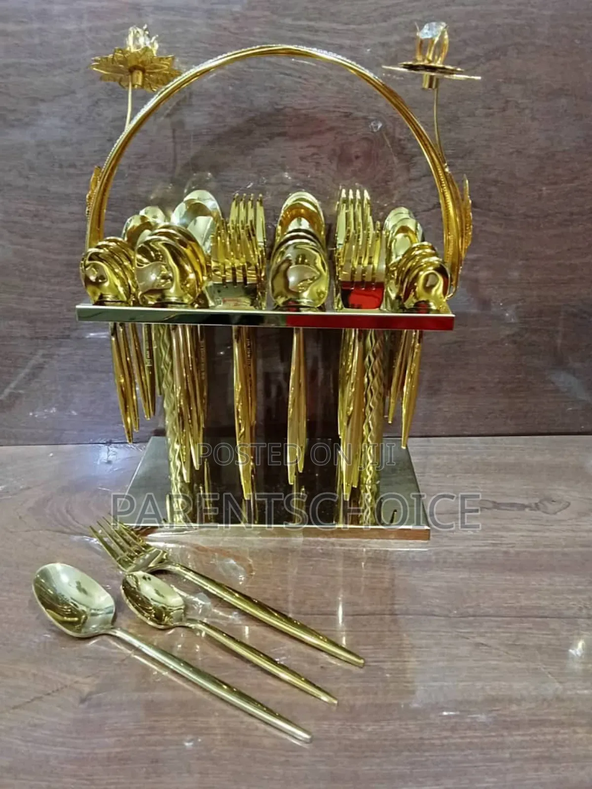 24 Pieces Cutlery Set