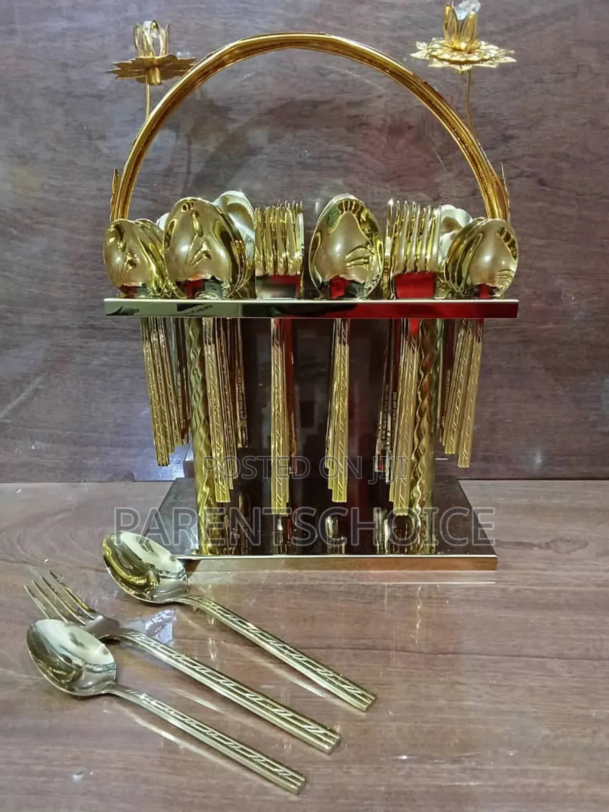 24 Pieces Cutlery Set