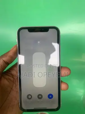 Apple iPhone XR 64 GB White
