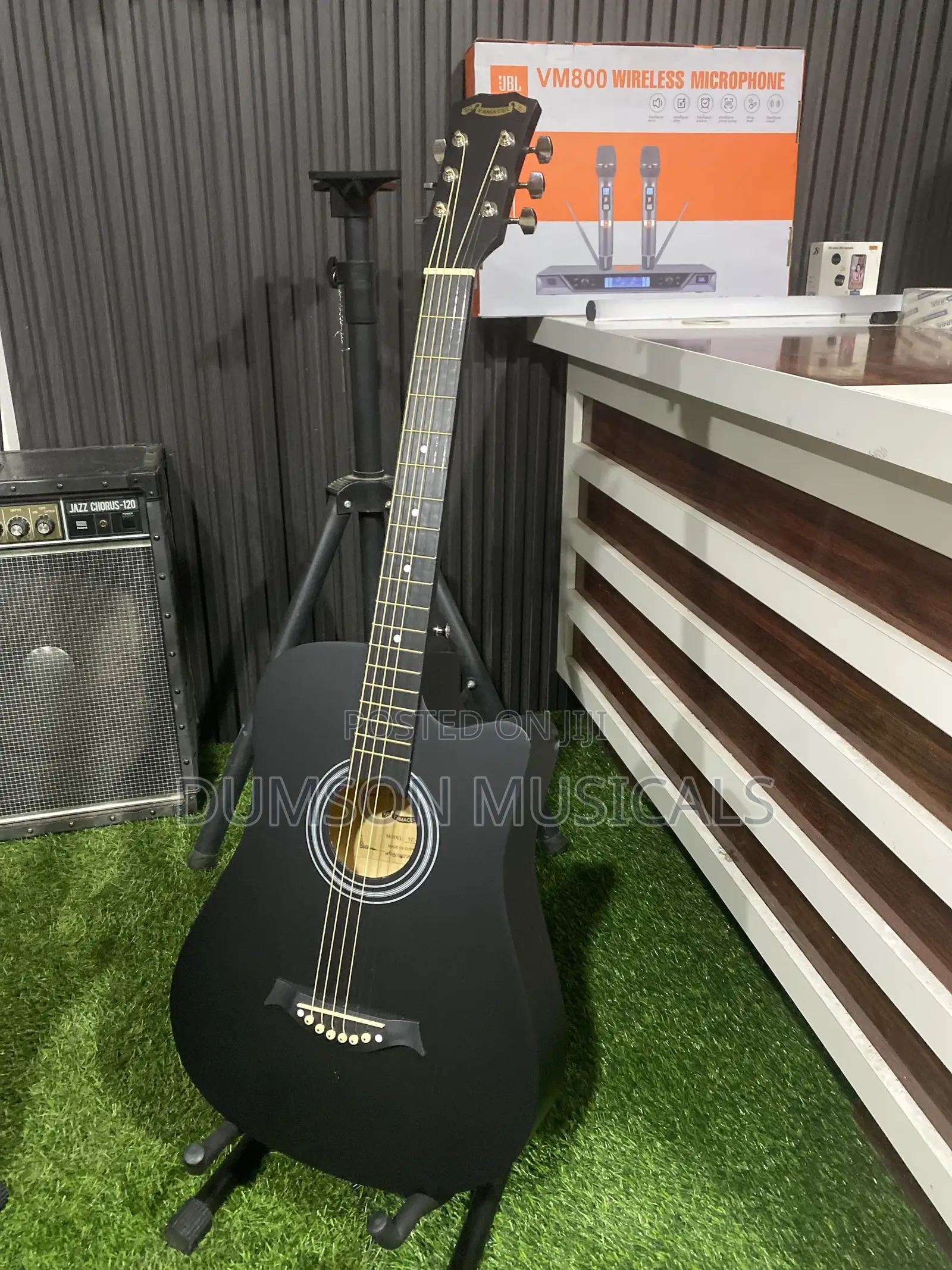 Acoustic Guitar  Full Size