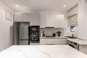 Posh 2 Bedroom Maisonette With Ps5, Snooker, Table Tennis, Air Hockey