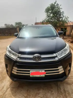 Toyota Highlander XLE 4x2 V6 (3.5L 6cyl 8A) 2018 Black