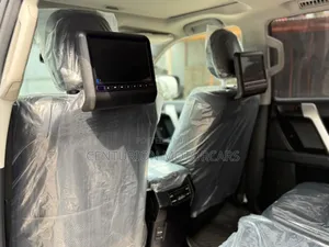 Toyota Land Cruiser Prado 2023 Black