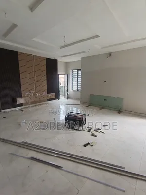 3bdrm Apartment in Magodo Phase 2 for rent