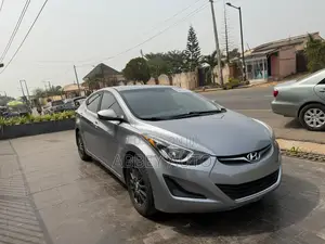 Hyundai Elantra Limited Sedan FWD (1.8L 4cyl 6A) 2016 Gray