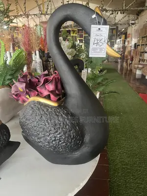 Elegant Black Swan Flower Vase / Home Décor Sculpture