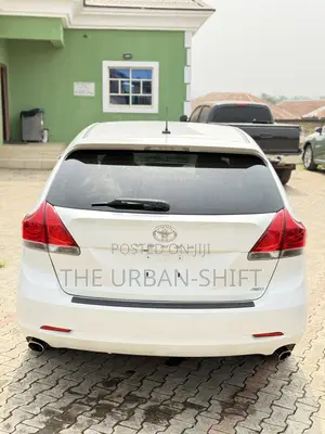 Toyota Venza V6 AWD 2010 White