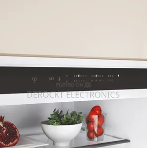 Hoover 70/30 Integrated Fridge Freezer 263l