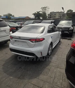 Toyota Corolla L 2022 White