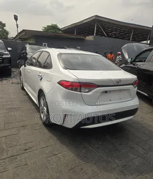Toyota Corolla L 2022 White