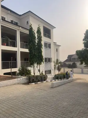 3bdrm Block of Flats in Mbora for rent