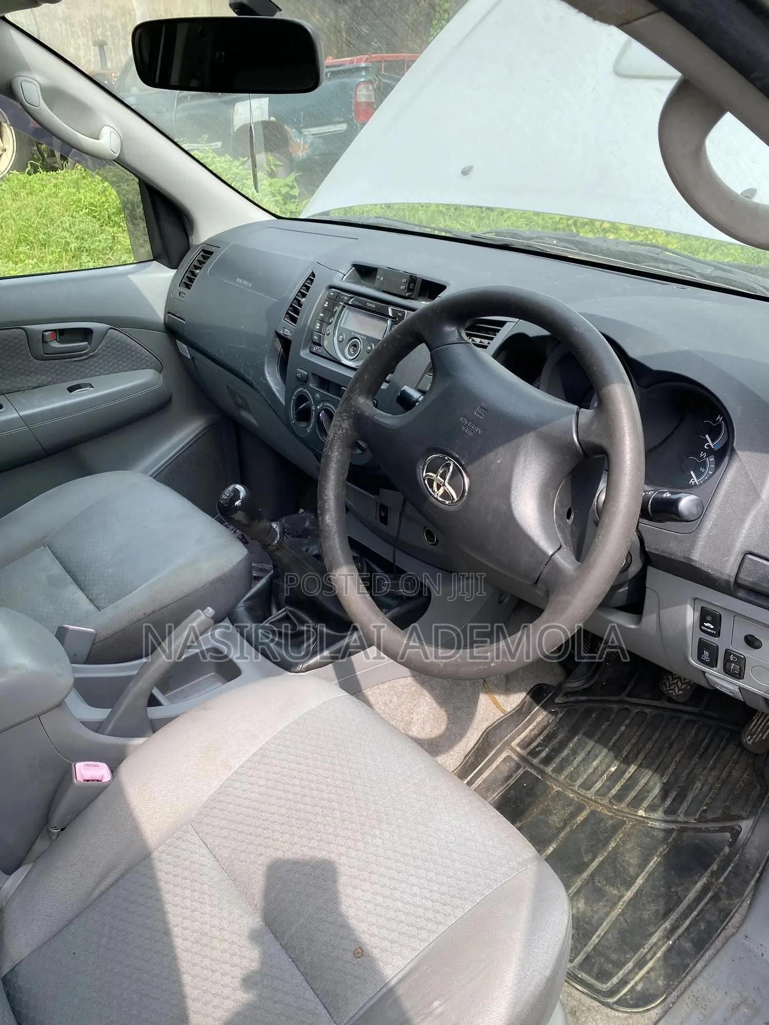 Toyota Hilux 2010 Silver