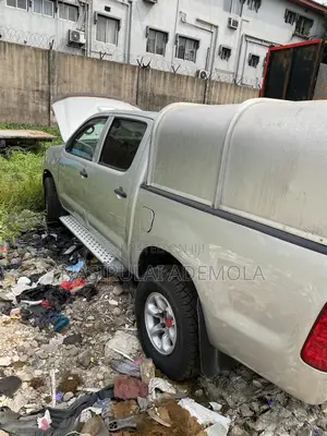 Toyota Hilux 2010 Silver