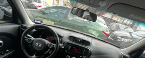 Kia Soul 4dr Wagon (1.6L 4cyl 6M) 2014