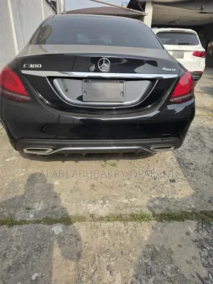 Mercedes-Benz C300 2023 Black