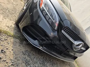 Mercedes-Benz C300 2023 Black