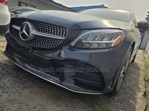 Mercedes-Benz C300 2023 Black