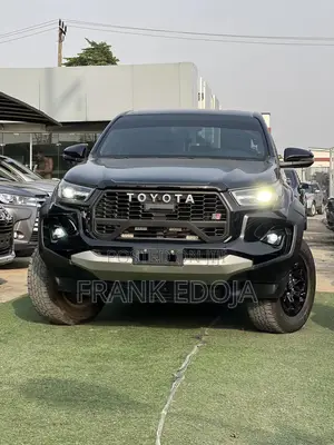 Toyota Hilux 2024 Black