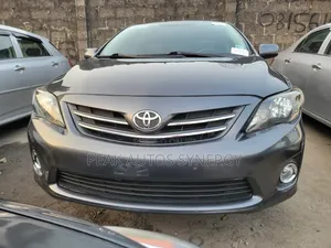 Toyota Corolla LE Special Edition 4dr Sedan (1.8L 4cyl 4A) 2013 Gray