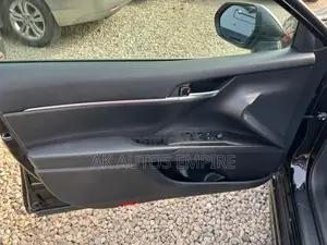 Toyota Camry SE 2024 Black