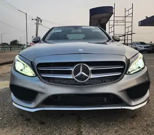 Mercedes-Benz C300 Base AWD 4Matic Sedan (2.0L 4cyl 7A) 2015 Green