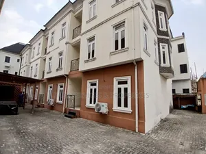 20bdrm House in Gated And Secured, Agungi for sale