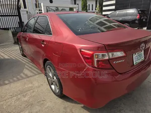 Toyota Camry SE 4dr Sedan (2.5L 4cyl 6A) 2013 Red
