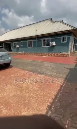 3bdrm Bungalow in Benin City for sale