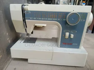 Electric Button Holes Straight and Zigzag Sewing Machine