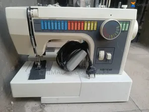 Electric Button Holes Straight and Zigzag Sewing Machine