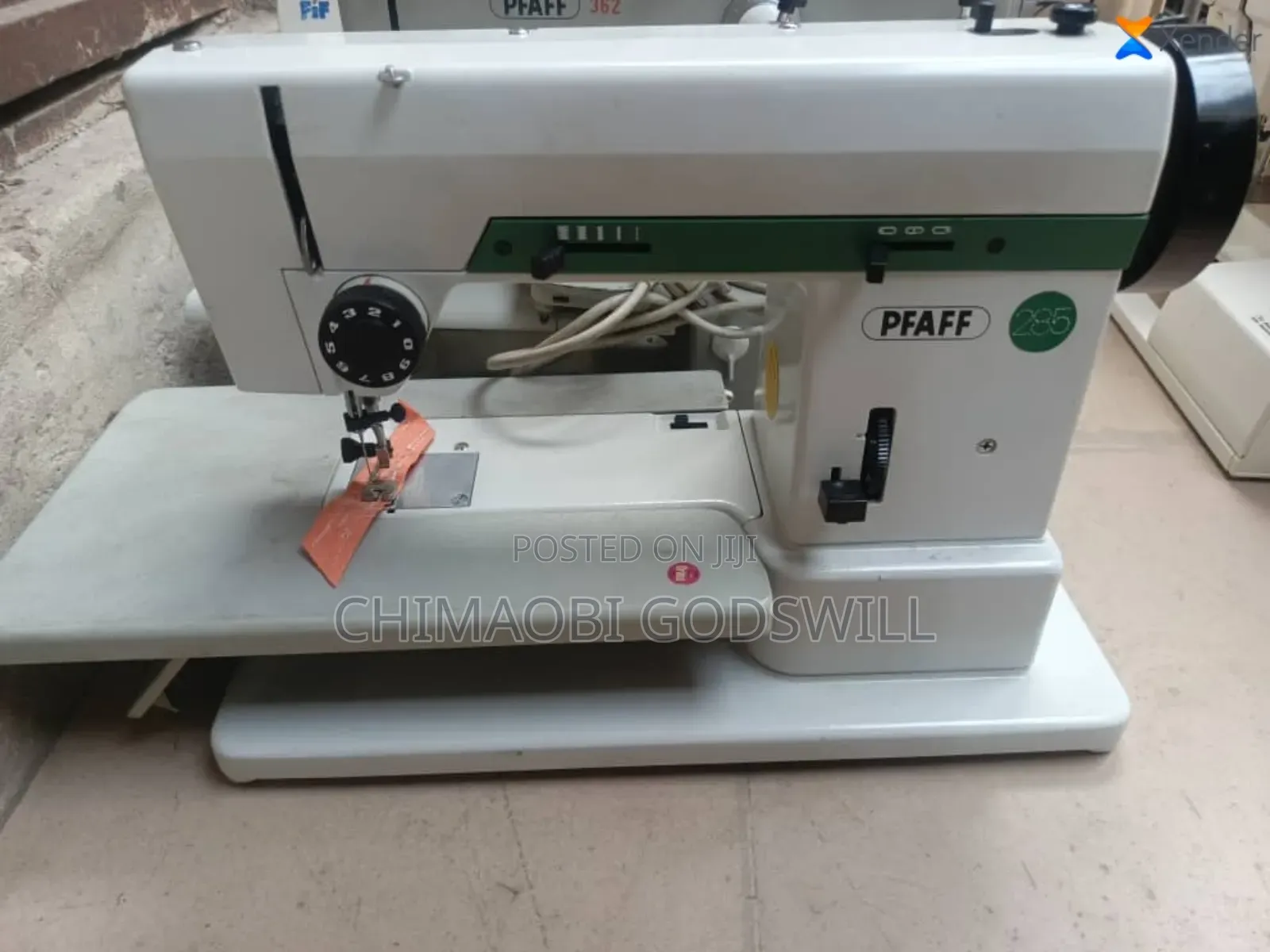 Electric Button Holes Straight and Zigzag Sewing Machine