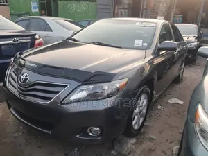 Toyota Camry LE 4dr Sedan (2.5L 4cyl 6AM) 2010 Gray