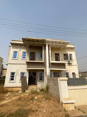 3bdrm Duplex in Apo District for sale