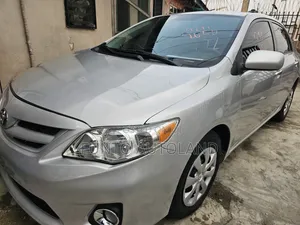 Toyota Corolla LE 4dr Sedan (1.8L 4cyl 4A) 2012 Silver