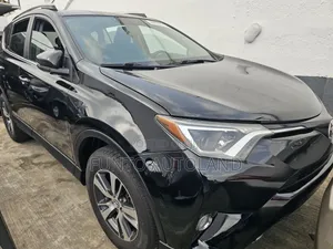 Toyota RAV4 XLE 4dr SUV AWD (2.5L 4cyl 6A) 2018
