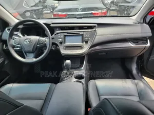 Toyota Avalon XLE Premium FWD Sedan (3.6L 6cyl 6A) 2016 Black