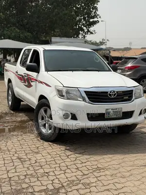 Toyota Hilux 2014 White
