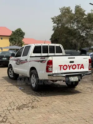 Toyota Hilux 2014 White