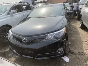 Toyota Camry SE 4dr Sedan (2.5L 4cyl 6A) 2014 Black