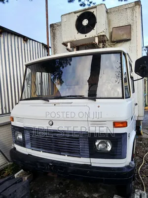 Mercedes 608
