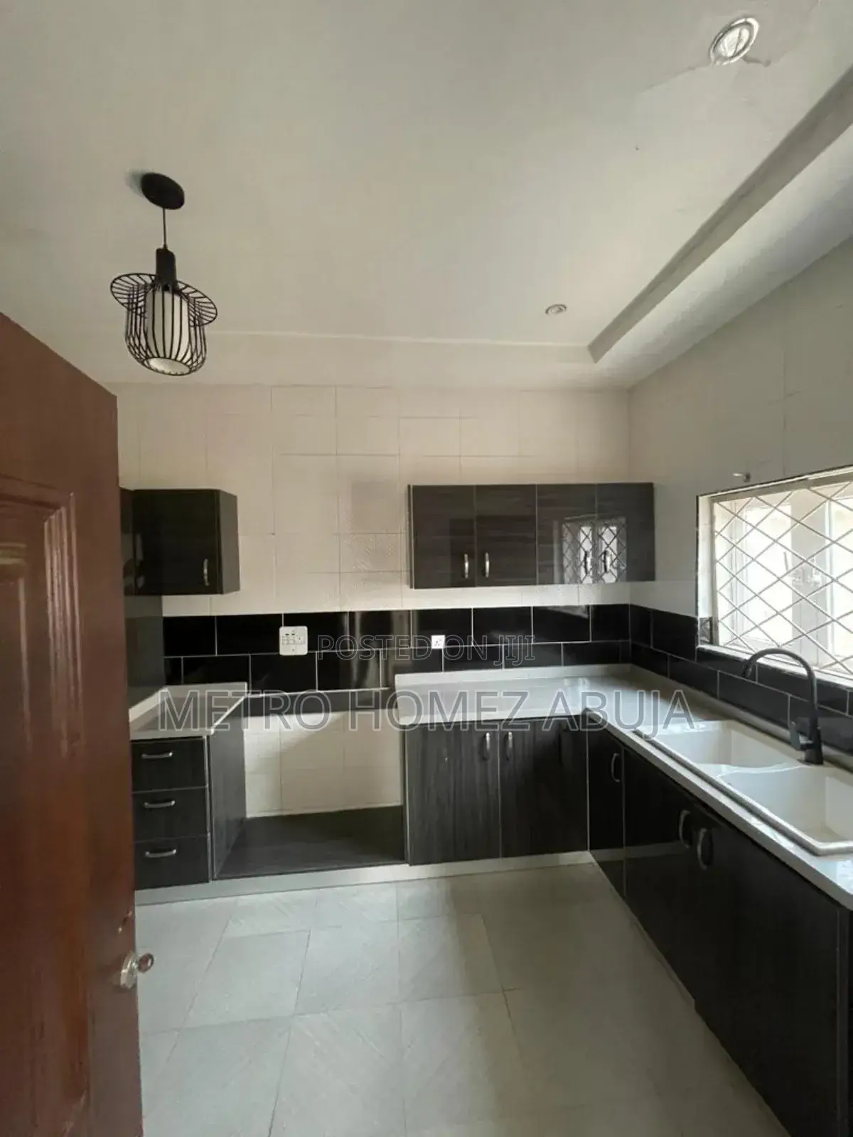 4bdrm Duplex in Lugbe District for sale