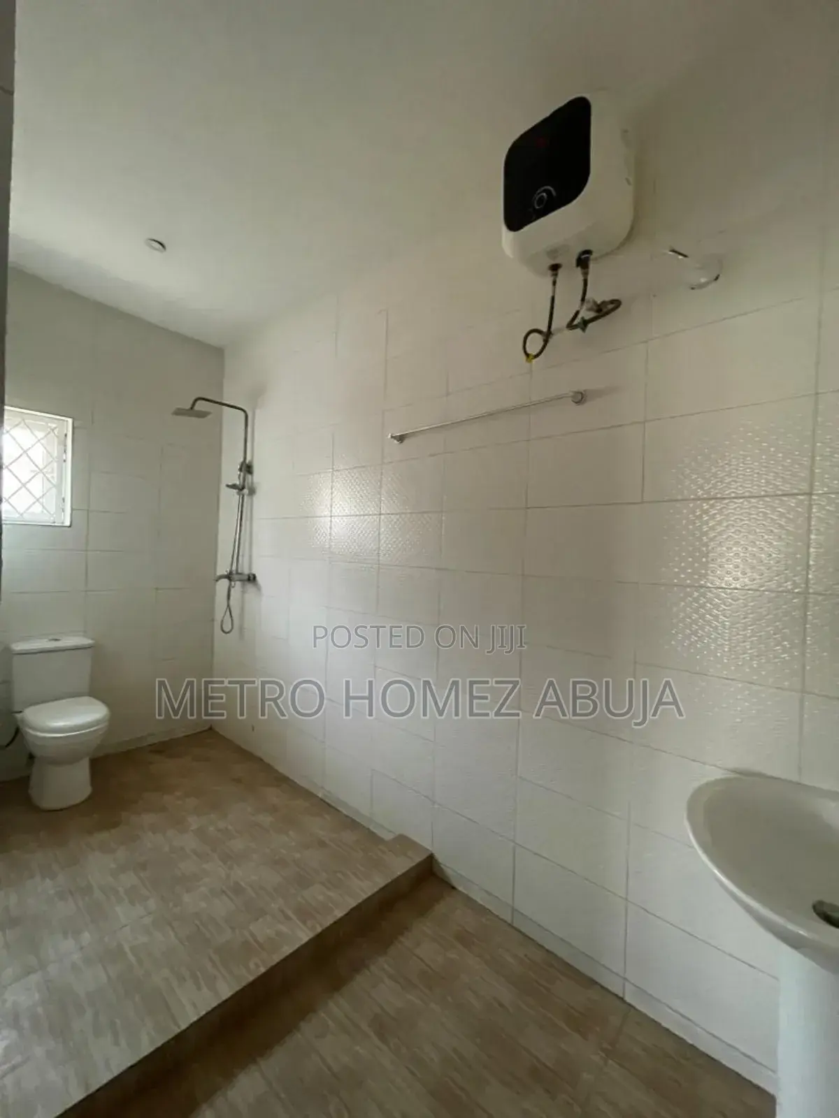 4bdrm Duplex in Lugbe District for sale