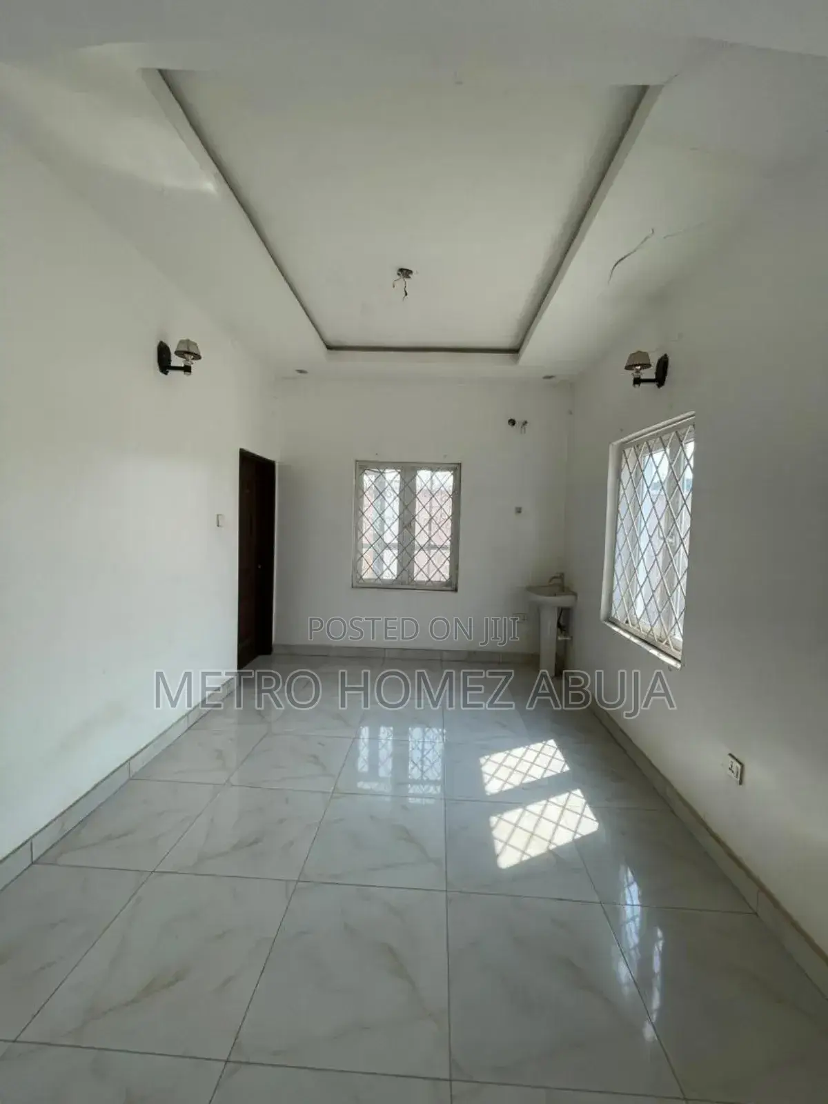 4bdrm Duplex in Lugbe District for sale
